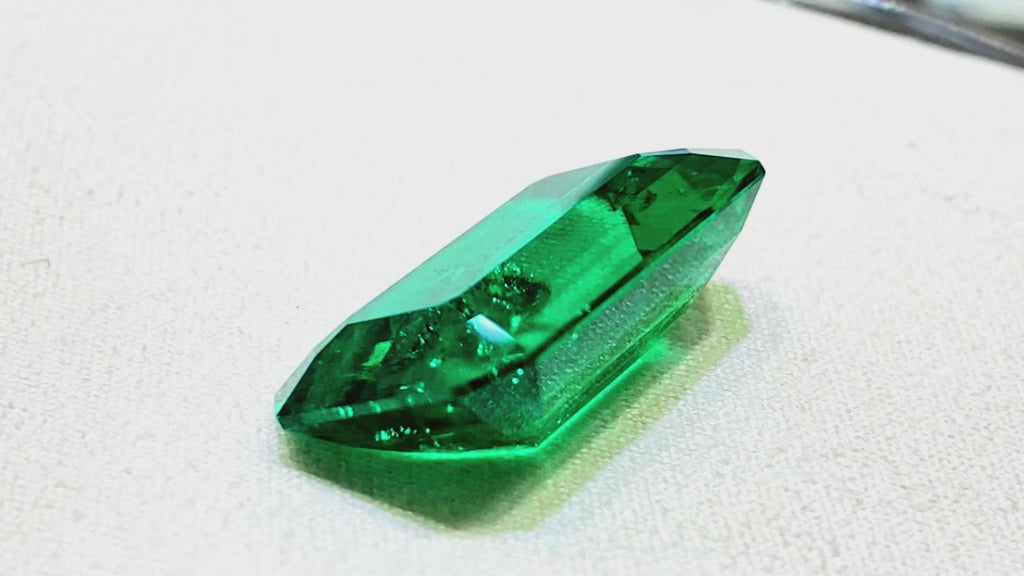 Hydrothermal Emerald Colombian Green Emerald Cut
